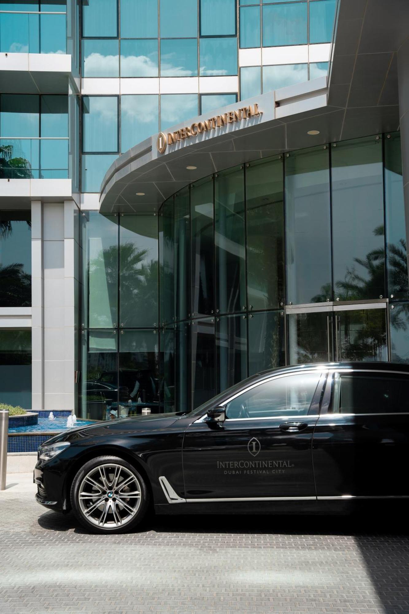 Intercontinental Residence Suites Dubai Festival City By Ihg Екстер'єр фото The entrance of the hotel