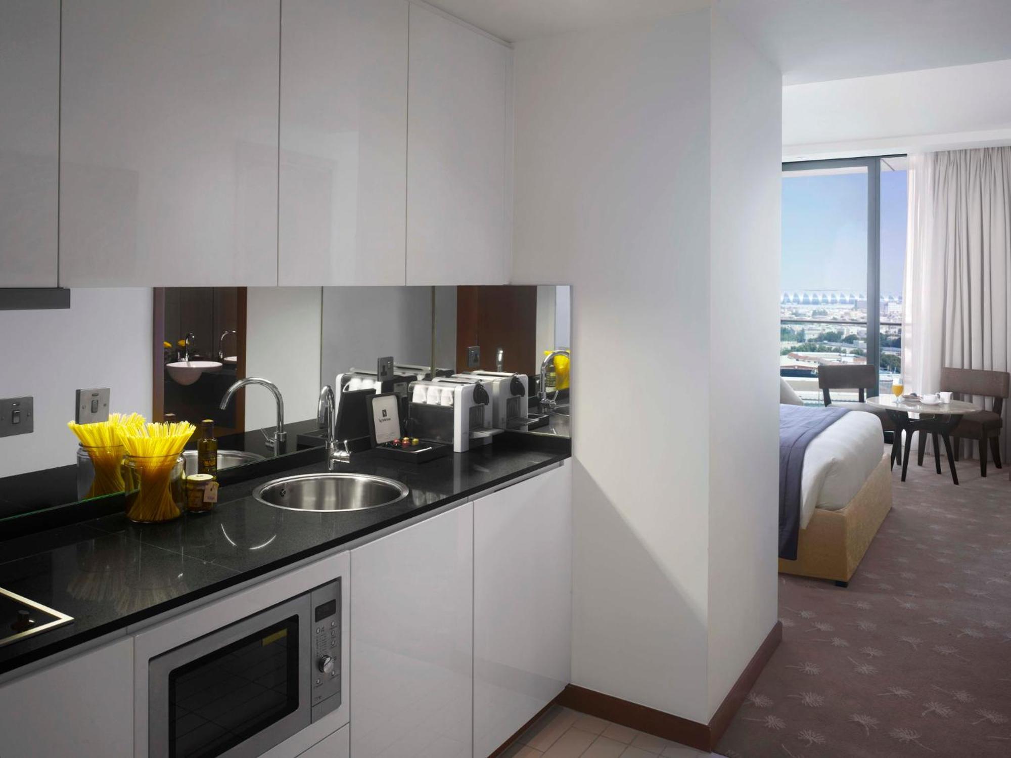 Intercontinental Residence Suites Dubai Festival City By Ihg Екстер'єр фото A typical studio apartment