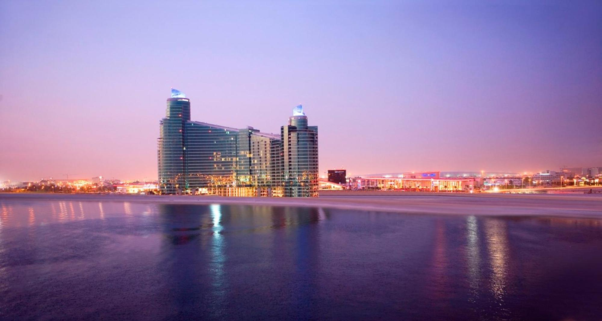 Intercontinental Residence Suites Dubai Festival City By Ihg Екстер'єр фото The Marina Towers at night