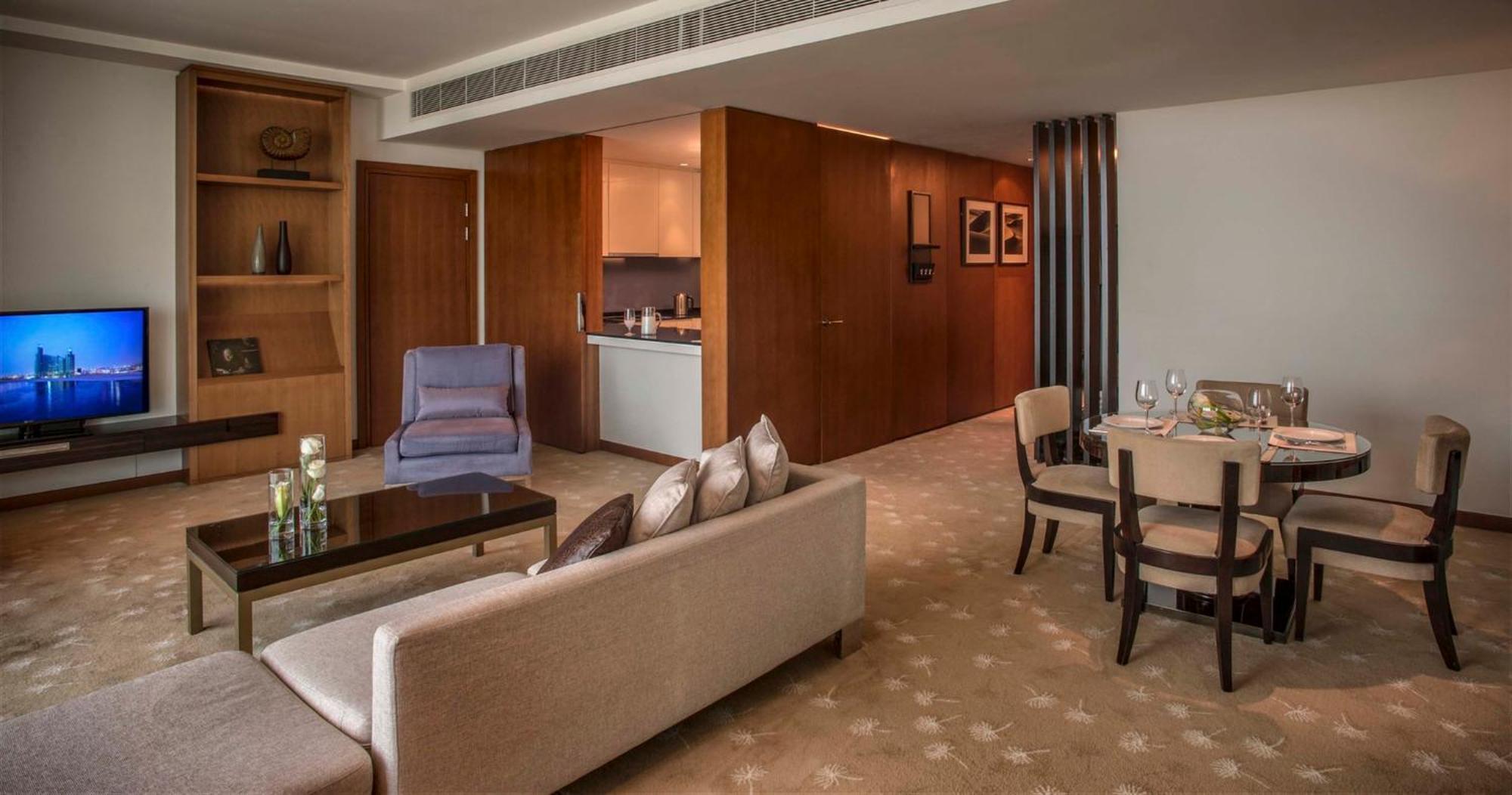 Intercontinental Residence Suites Dubai Festival City By Ihg Екстер'єр фото A suite at the Ritz-Carlton, DIFC