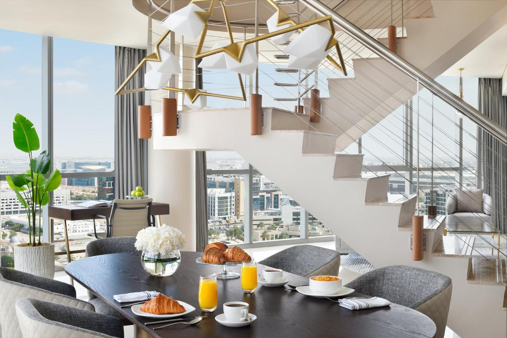 Intercontinental Residence Suites Dubai Festival City By Ihg Екстер'єр фото A breakfast table at the Waldorf Astoria Chengdu