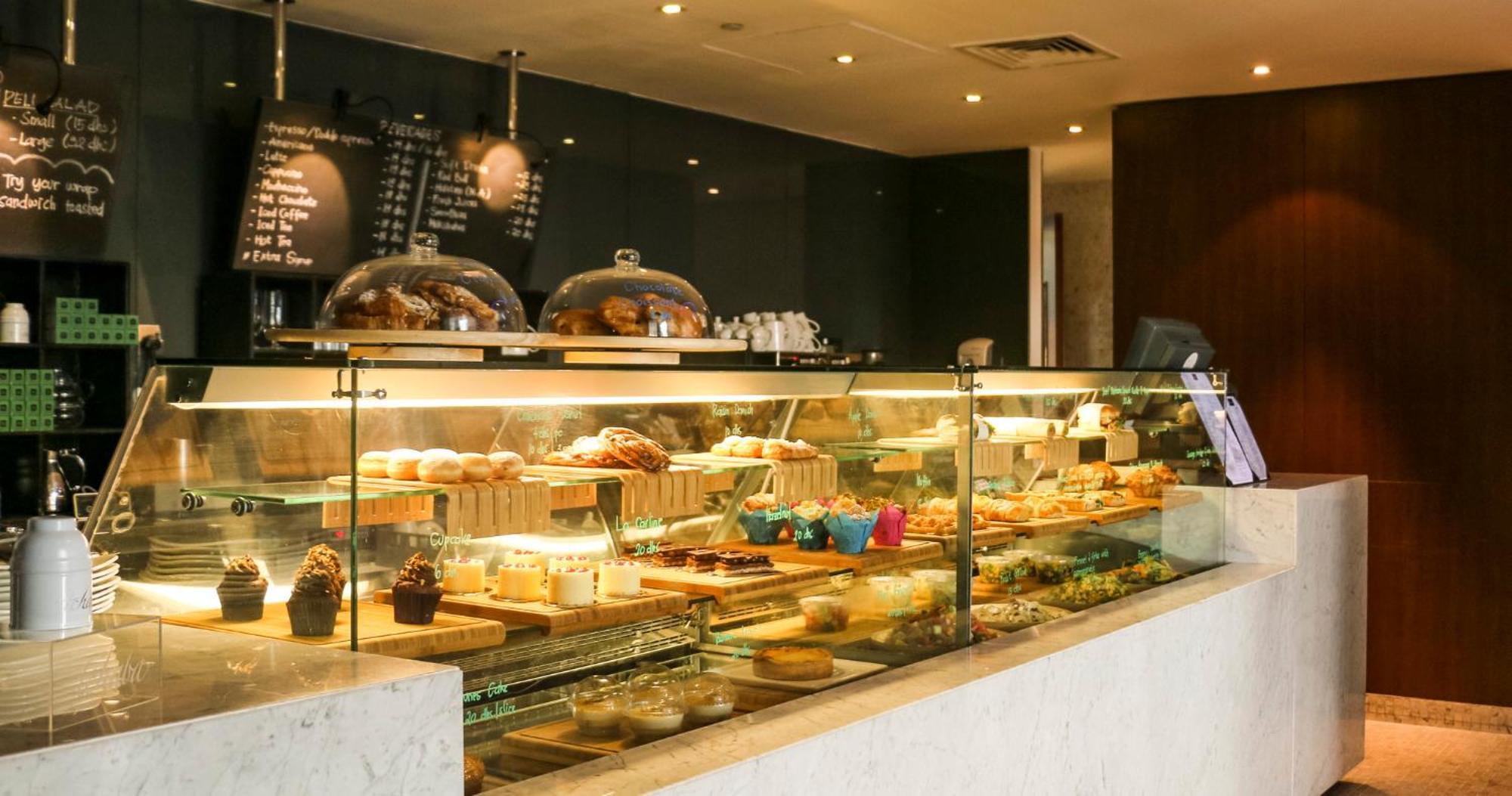 Intercontinental Residence Suites Dubai Festival City By Ihg Екстер'єр фото A pastry display case