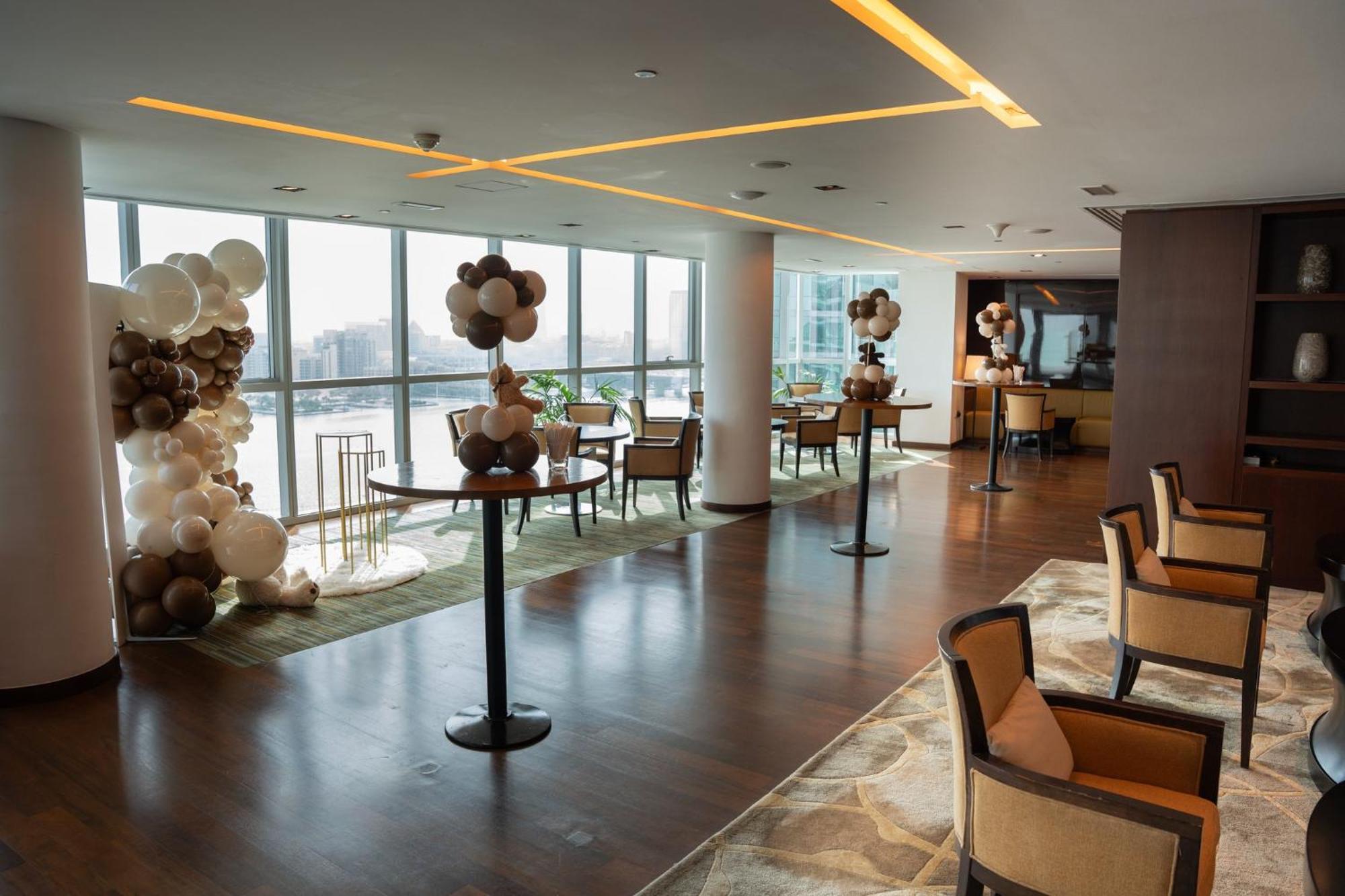 Intercontinental Residence Suites Dubai Festival City By Ihg Екстер'єр фото The lounge at the airport